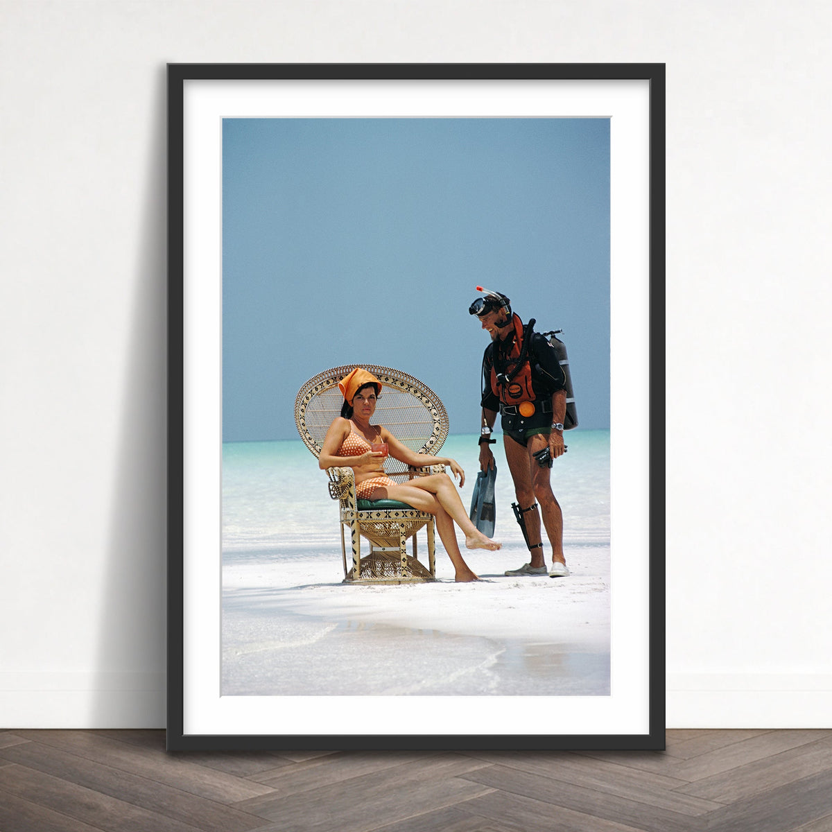Slim Aarons - a friendly chat - Photography - Getty Images