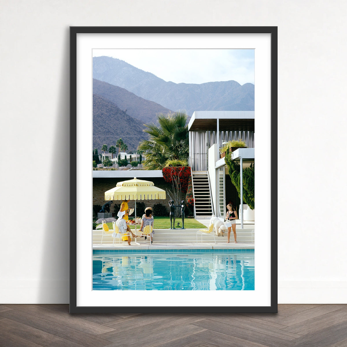 Slim Aarons - at the linsk house - Photography - Getty Images