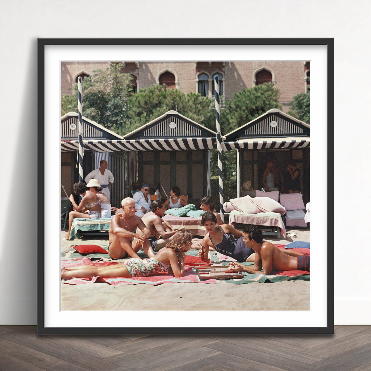 Slim Aarons - beach backgammon - Photography - Getty Images