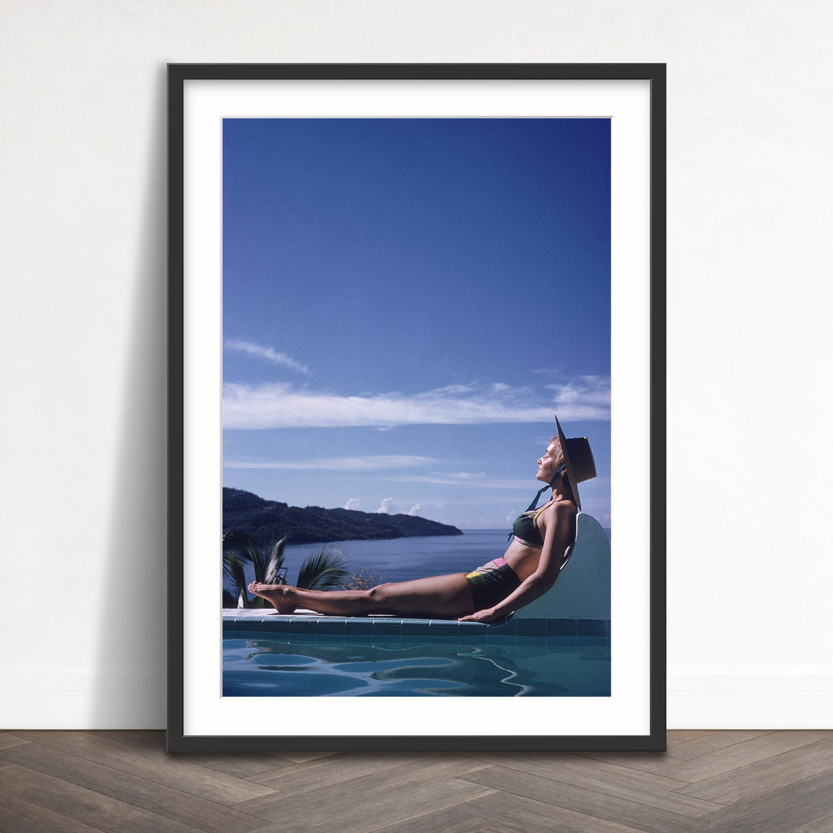 Slim Aarons - between sea and sky - Photography - Getty Images