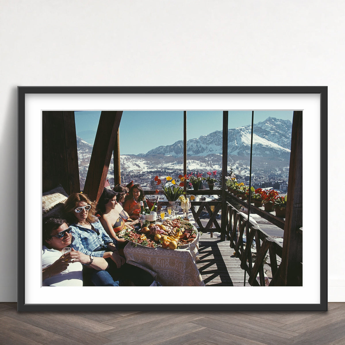 Slim Aarons - catching the sun in cortina - Photography - Getty Images
