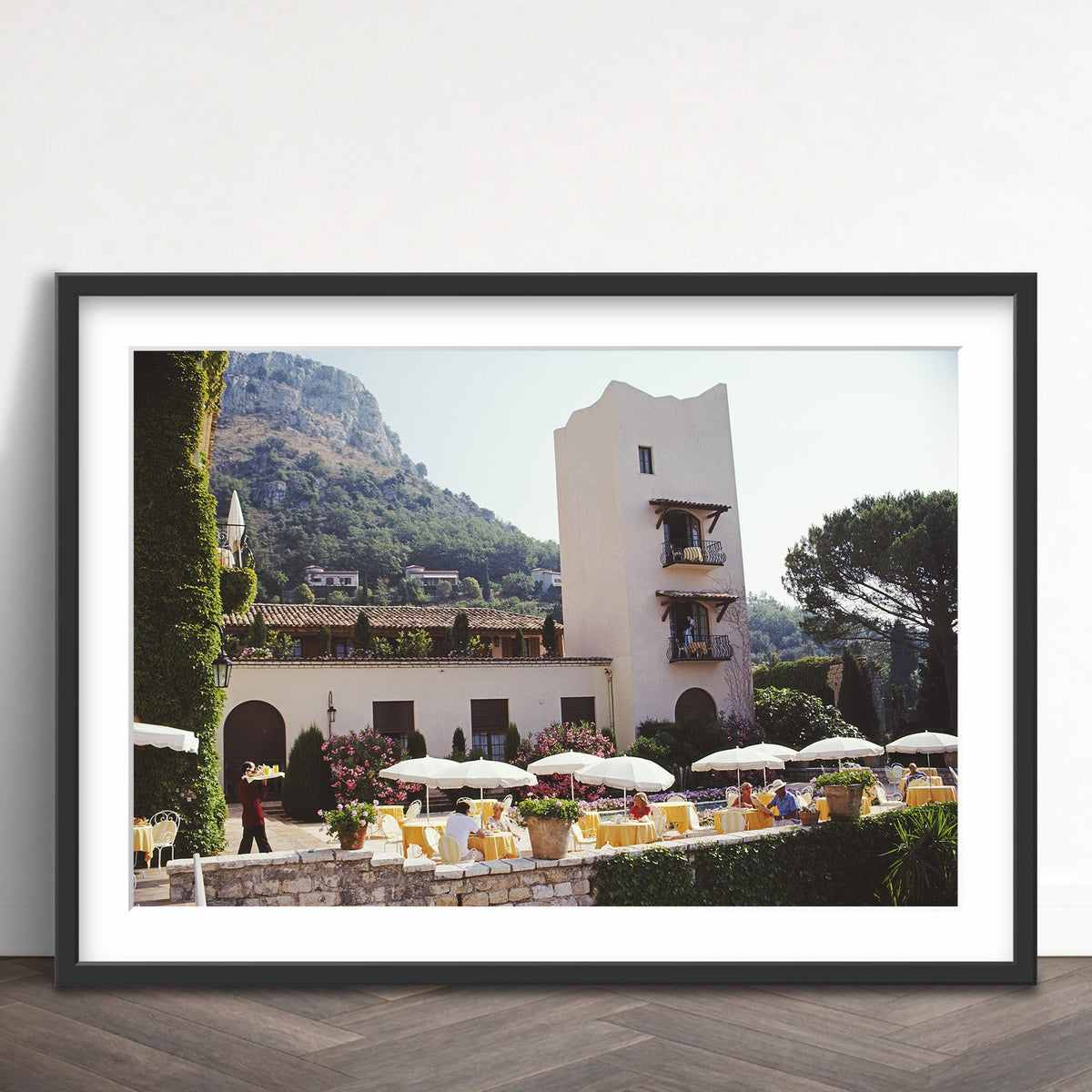 Slim Aarons - chateau saint martin - Photography - Getty Images