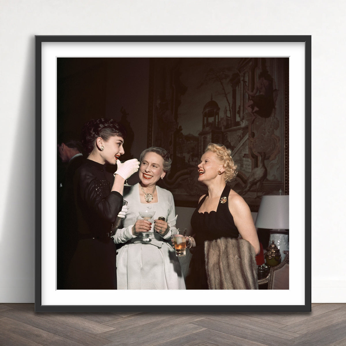 Slim Aarons - hepburn and friends - Photography - Getty Images