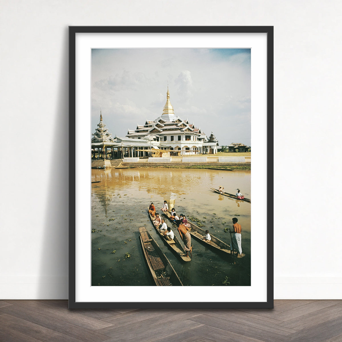 Slim Aarons - hpaung daw u pagoda - Photography - Getty Images