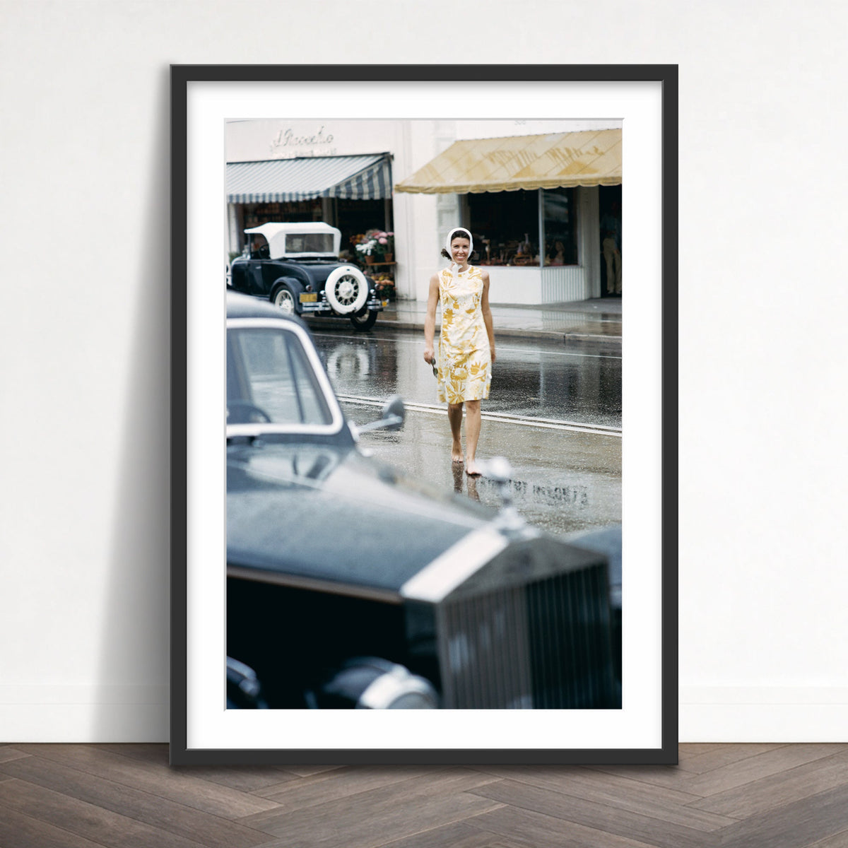 Slim Aarons - look no shoes - Photography - Getty Images
