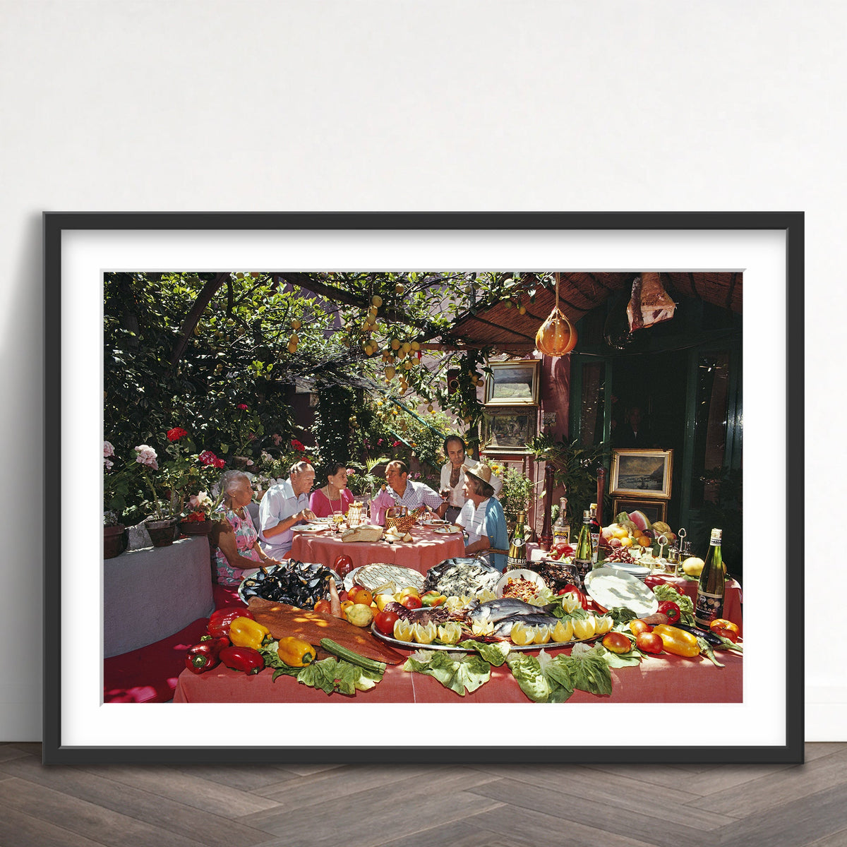 Slim Aarons - lunch at la pigna - Photography - Getty Images