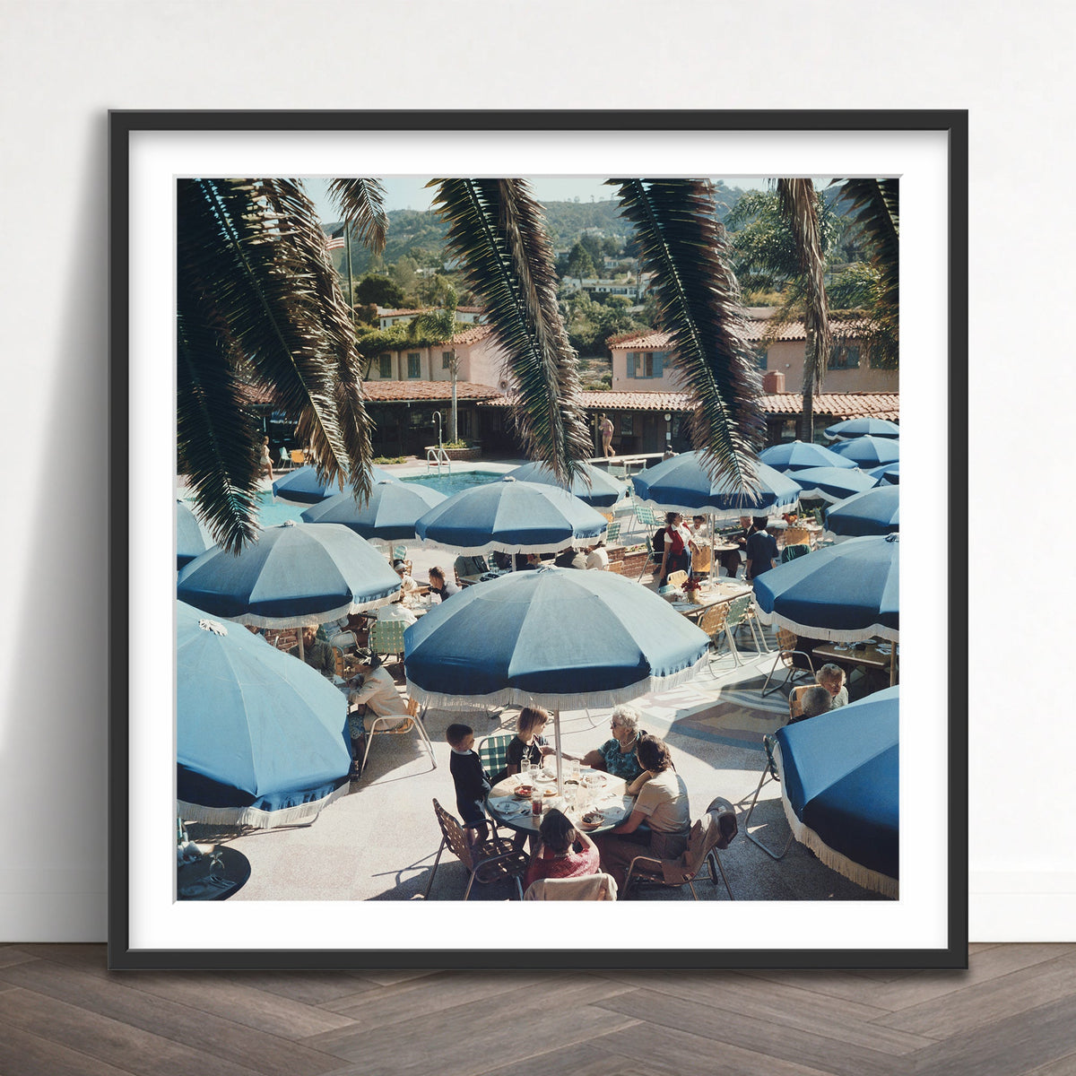 Slim Aarons - outdoor dining - Photography - Getty Images
