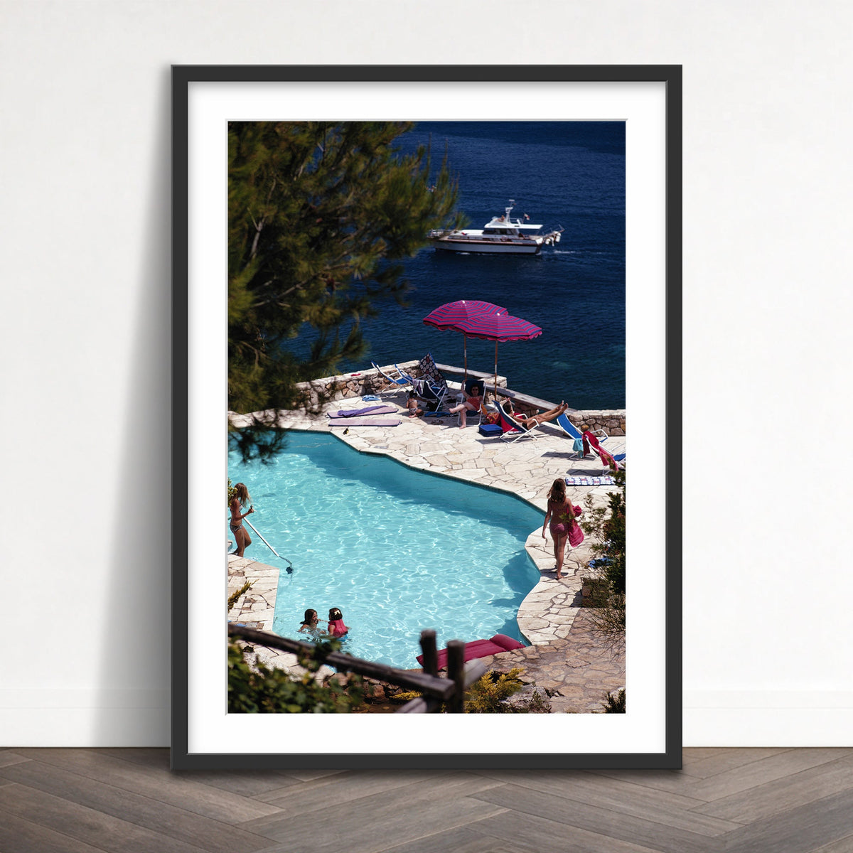 Slim Aarons - pellicano pool - Photography - Getty Images