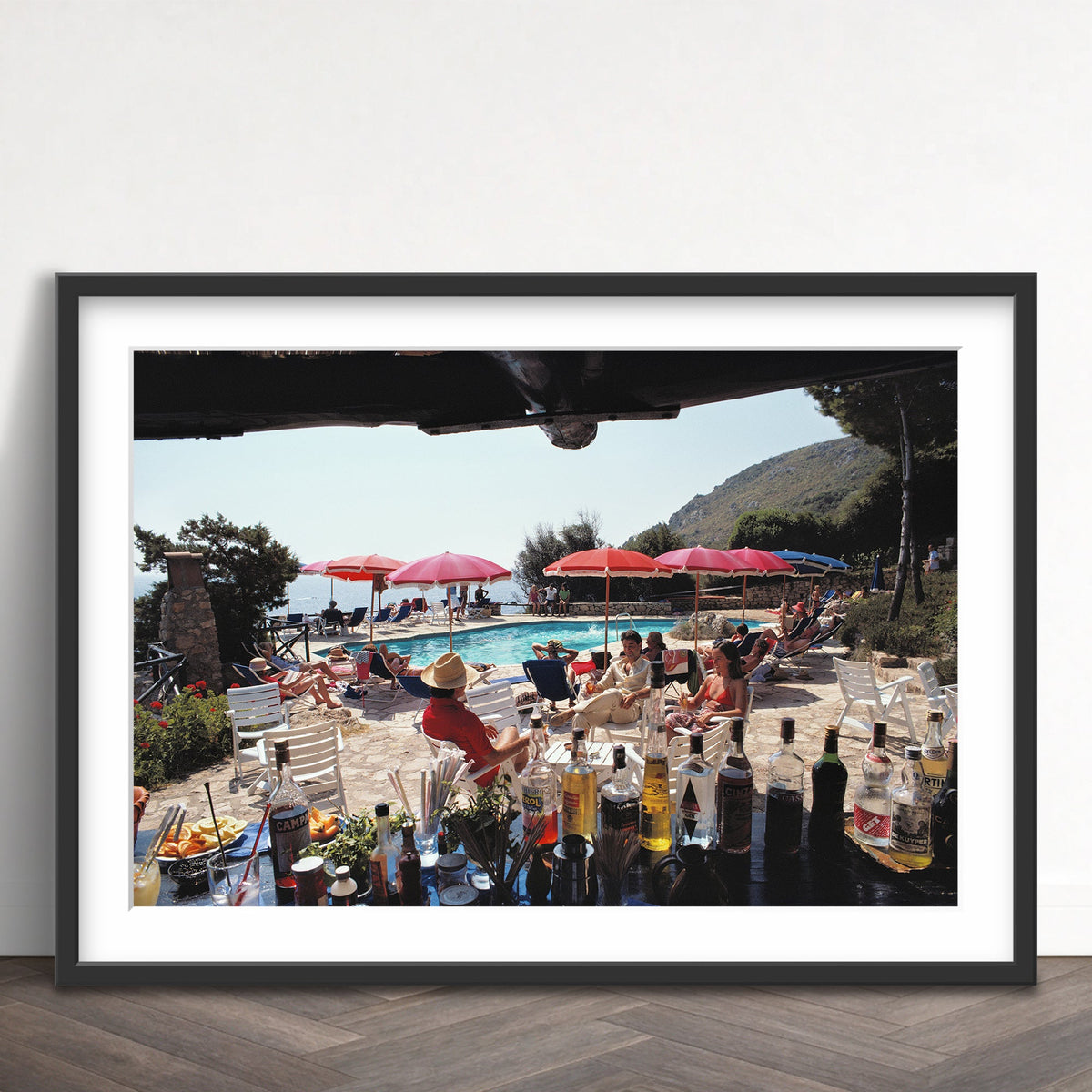 Slim Aarons - poolside bar - Photography - Getty Images