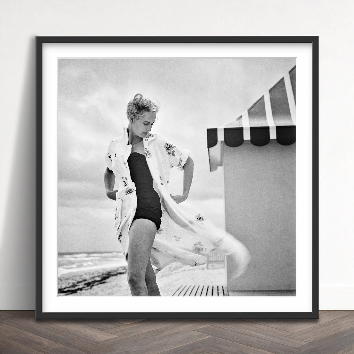 Slim Aarons - pulitzer on the beach - Photography - Getty Images