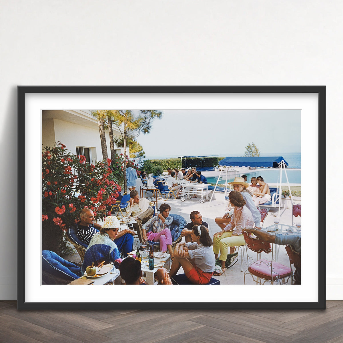 Slim Aarons - riviera crowd - Photography - Getty Images