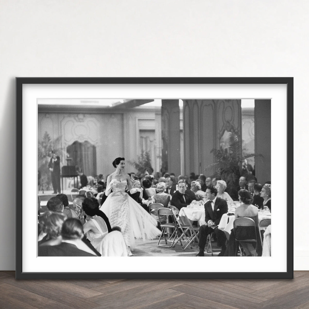 Slim Aarons - saks fashion show - Photography - Getty Images