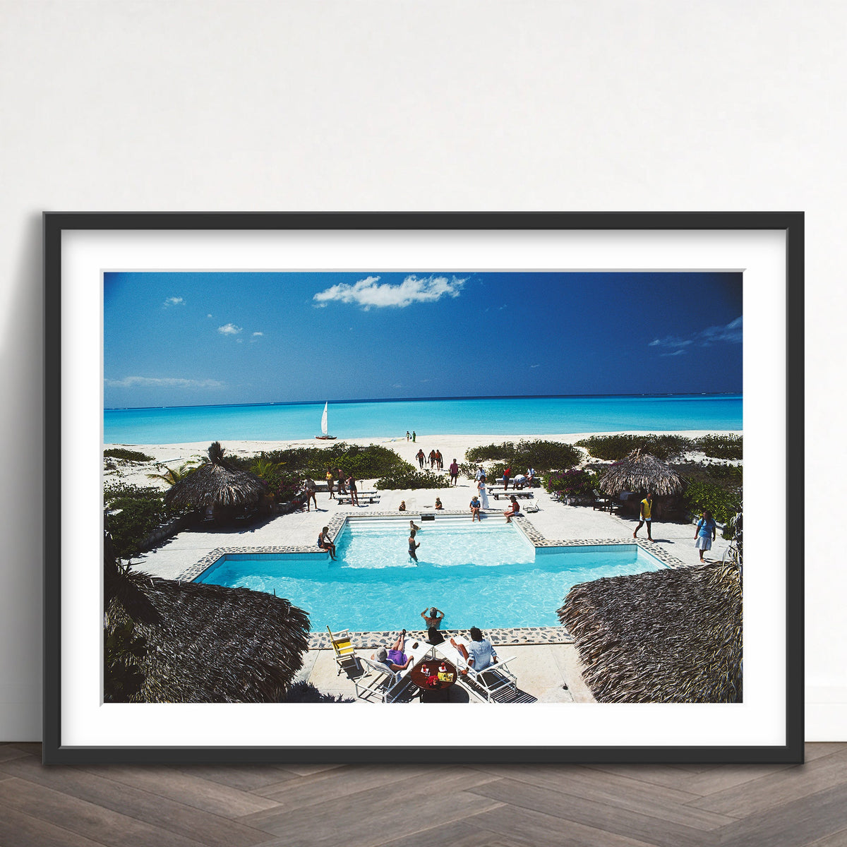 Slim Aarons - swimming pool on the beach - Photography - Getty Images