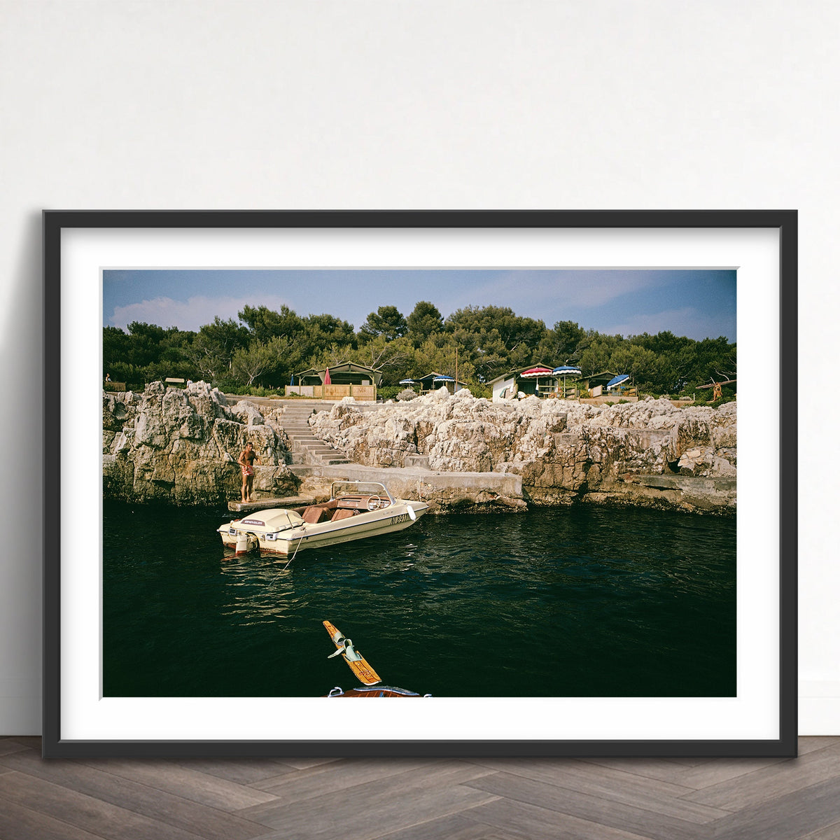 Slim Aarons - towboat at hotel du cap eden roc - Photography - Getty Images