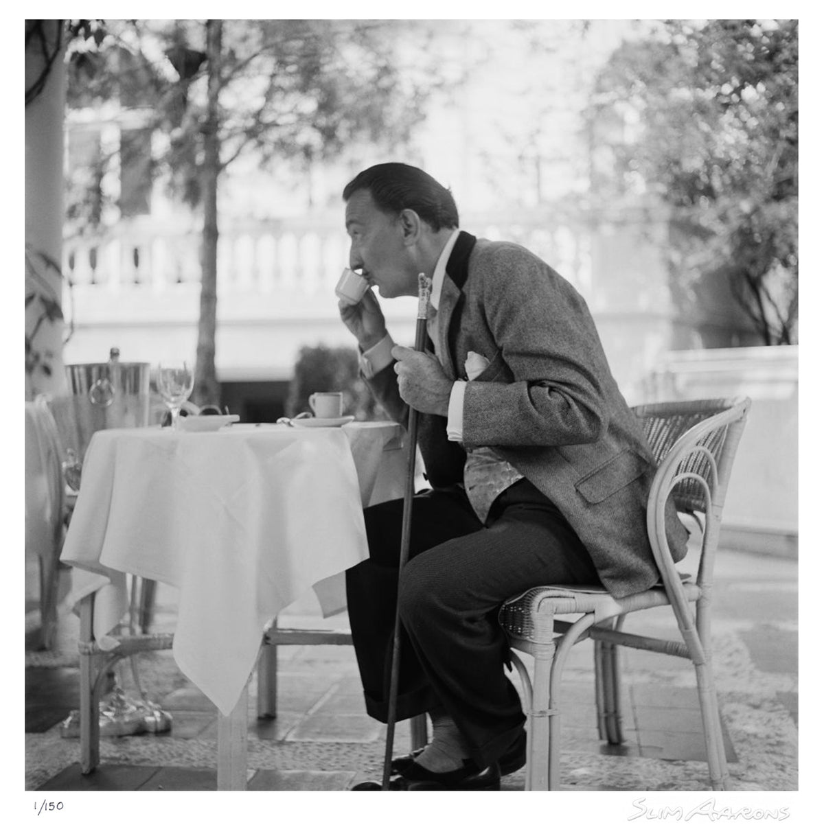 coffee with dali - Slim Aarons - Limited Edition - Estate Stamped - Photography - Getty Images