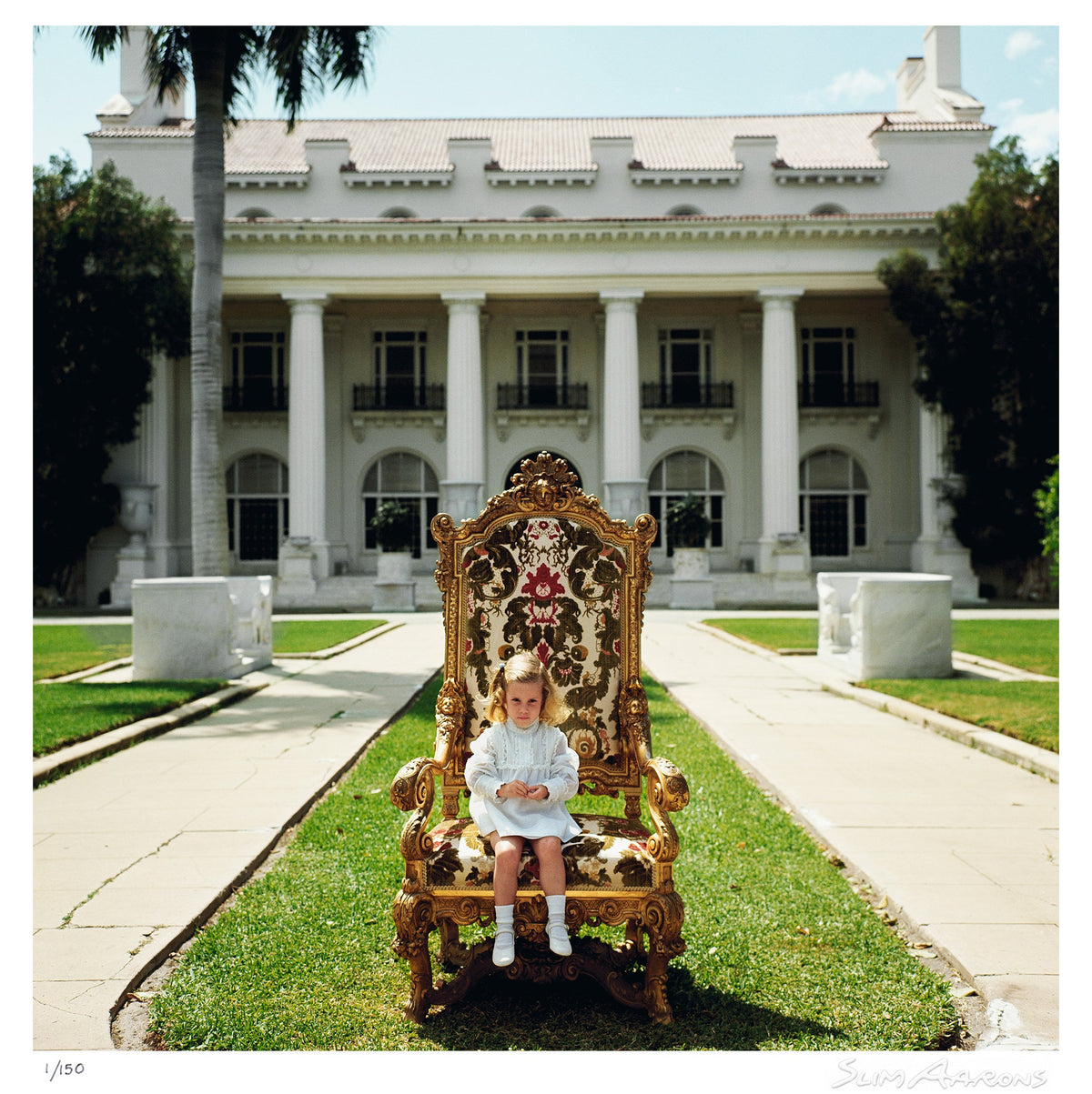 family chair - Slim Aarons - Limited Edition - Estate Stamped - Photography - Getty Images