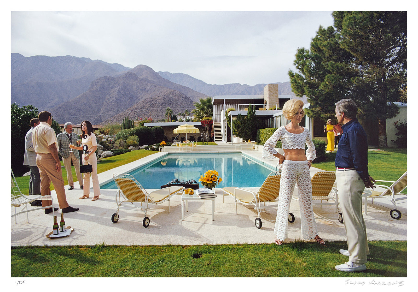 poolside conversation - Slim Aarons - Limited Edition - Estate Stamped - Photography - Getty Images