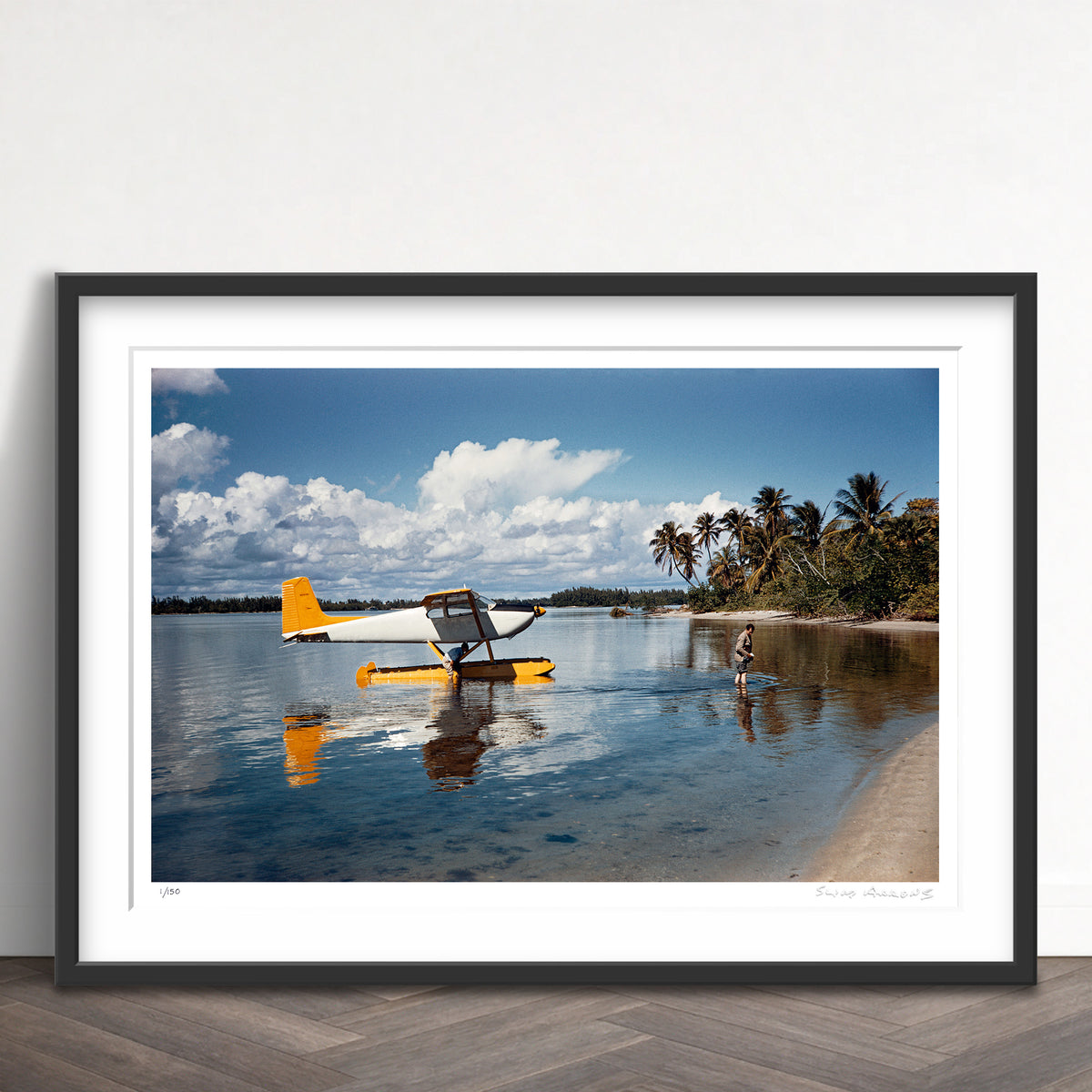 Slim Aarons Limited Edition Estate Stamped arriving in style limited edition 3089639 Framed