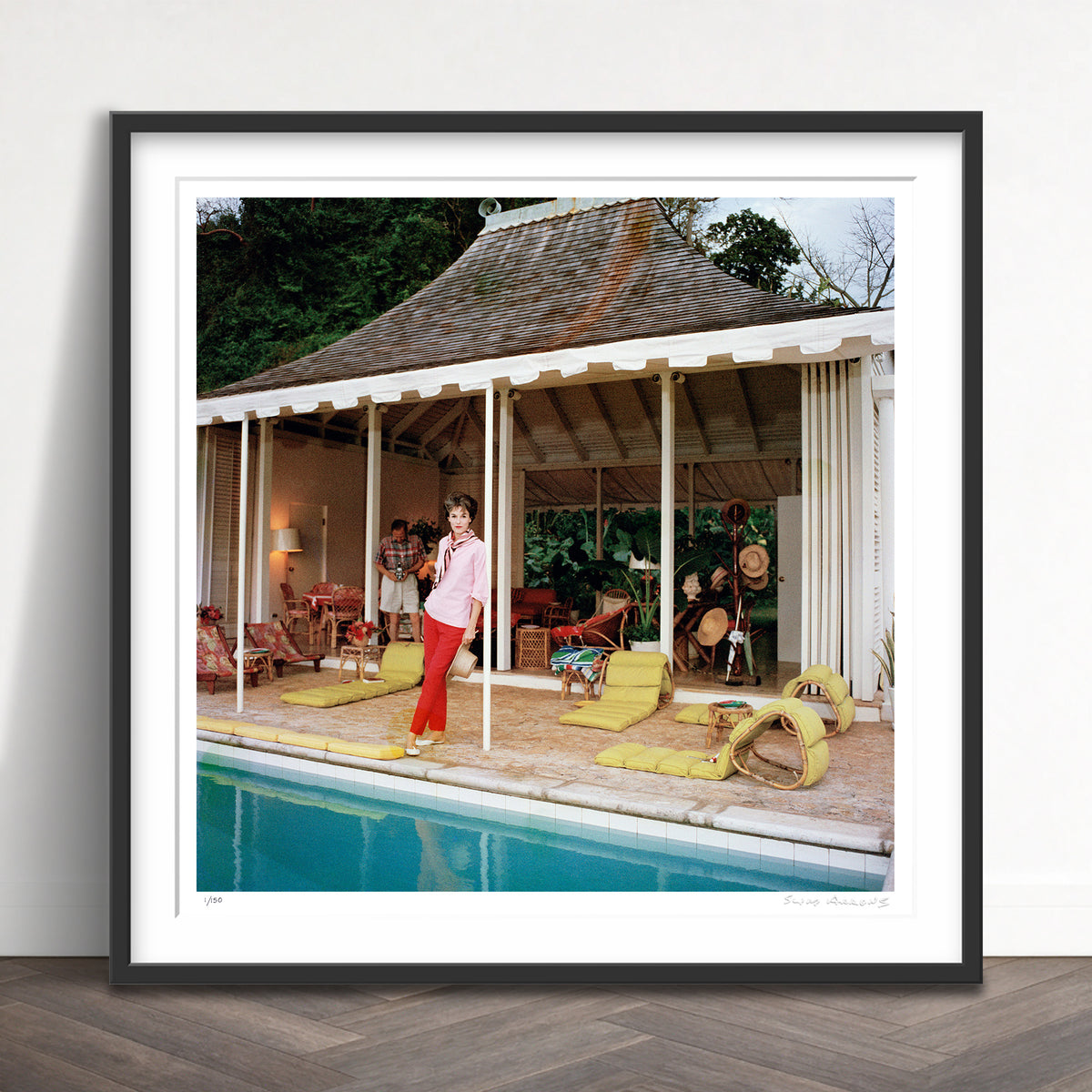 Slim Aarons Limited Edition Estate Stamped family snapper limited edition 3095085 Framed