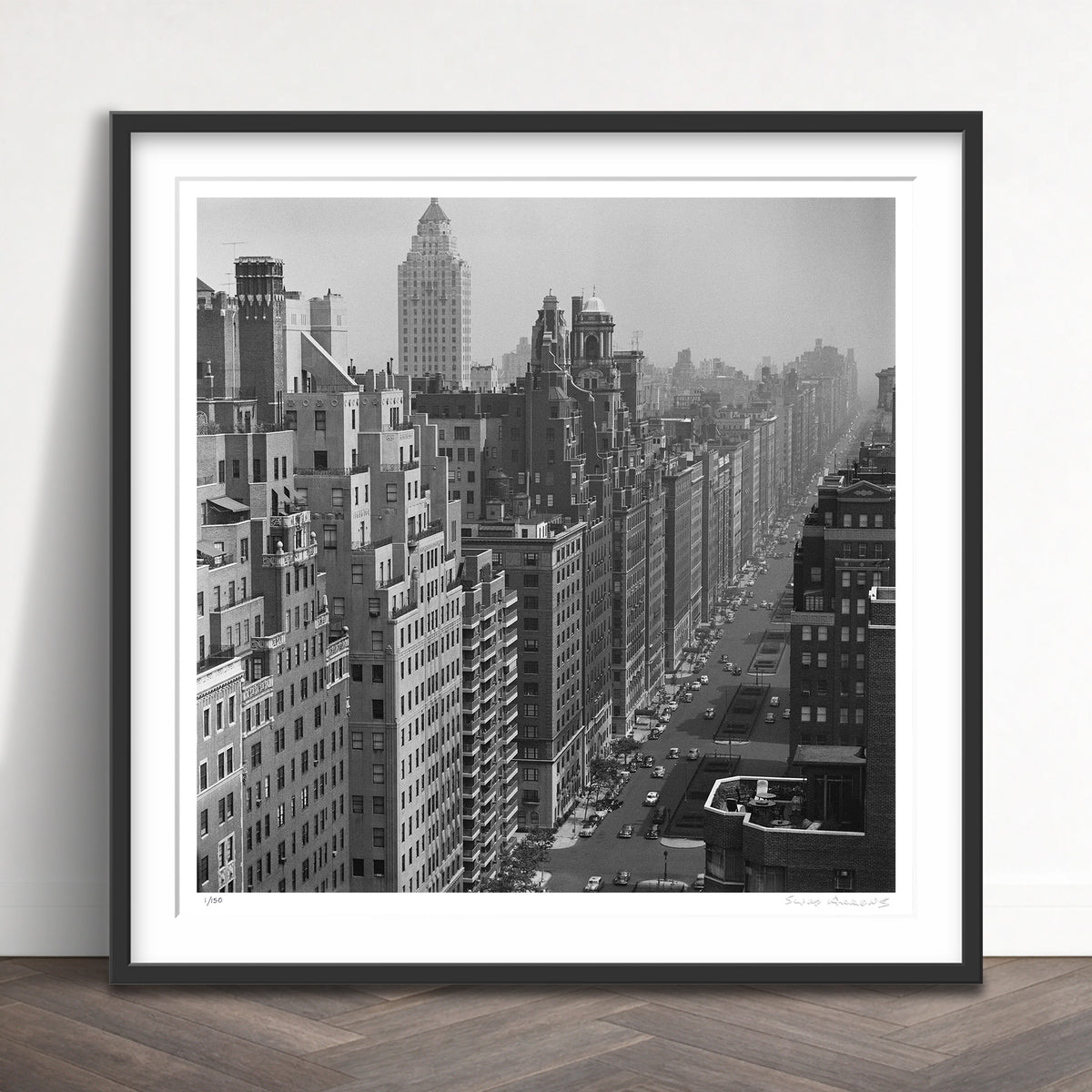 Slim Aarons Limited Edition Estate Stamped park avenue 3 limited edition 3245102 Framed